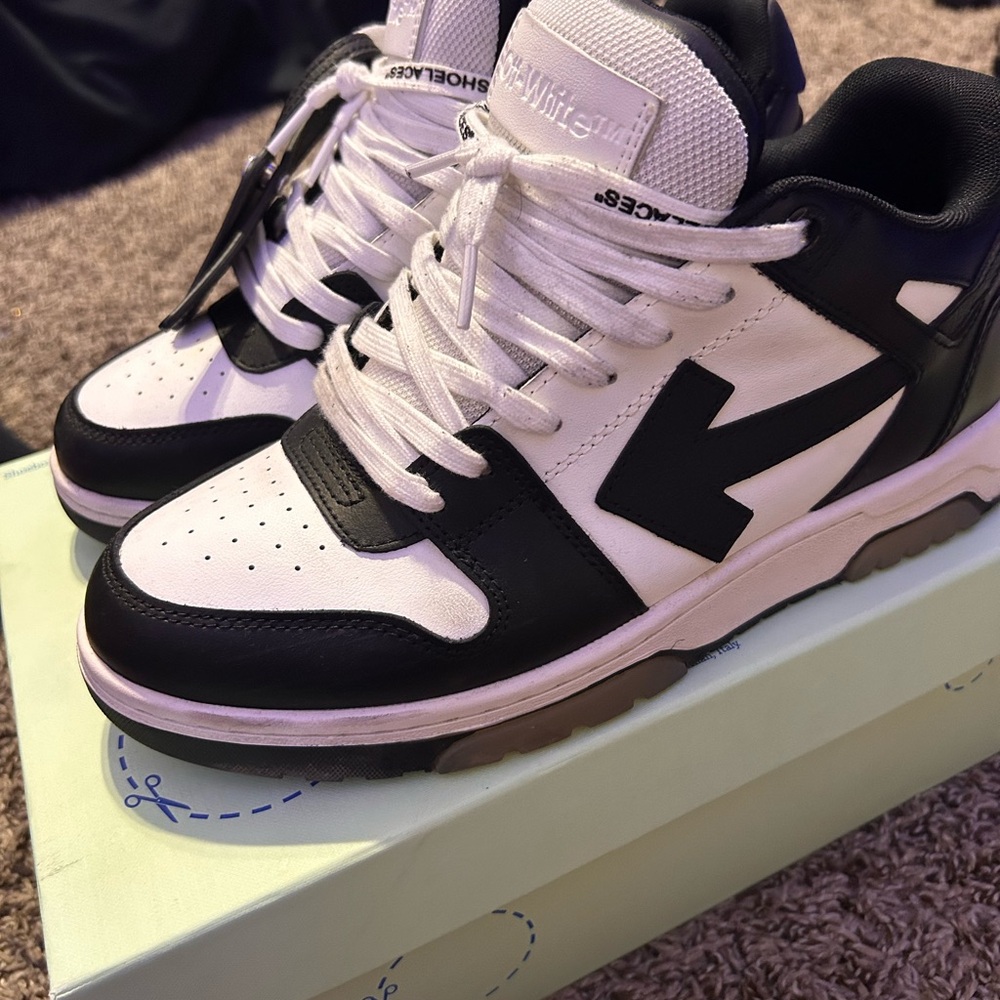 OFF-WHITE Out Of Office OOO Low Tops